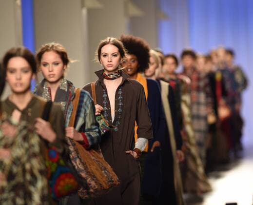 (170313) -- LISBON, March 12, 2017 -- Models present creations of designer Christophe Sauvat at the Lisbon Fashion Week Fall Winter 2017 18 in Lisbon, capital of Portugal, on March 12, 2017. ) (gj) PORTUGAL-LISBON-FASHION WEEK ZhangxLiyun 
