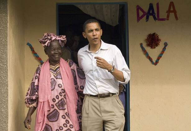 Aug. 26, 2006 - U.S. - U.S. Sen. Barack Obama (D-IL) emerges with his grandmother, Sarah Hussein Obama, from her house in his family s village of Kogelo, Kenya on August 26, 2006. ( Chicago Tribune MCT) - ZUMAm67_ 20060826_baf_m67_058 Copyright: xPetexSouzax
