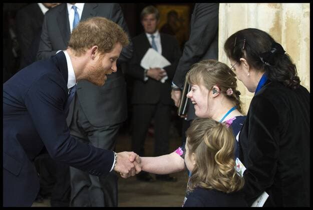 . 13 03 2017. London, United Kingdom. Prince Harry makes a flower girl smile as he shakes hands outside of Westminster Abbey following the Commonwealth Service 2017, in London, UK.  xBenxStevensx xi-Imagesx IIM-14641-0039