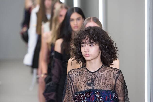 Sao Paulo Fashion Week - Animale Modenschau March 13, 2017 - Sao Paulo, Sao Paulo, Brazil - Model presents creation by Animale, during the Sao Paulo Fashion Week, winter 2017 edition, this Monday, in Sao Paulo, Brazil. Sao Paulo Brazil - ZUMAl146 20170313_zaf_l146_048 Copyright: xPauloxLopesx