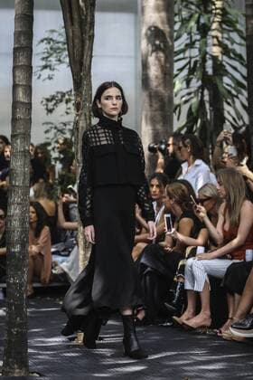 A model wears a creation by Giuliana Romanno brand during a fashion show held on the occasion of Sao Paulo Fashion Week in Sao Paulo, Brazil, 15 March 2017. SAO PAULO FASHION WEEK !ACHTUNG: NUR REDAKTIONELLE NUTZUNG!  Copyright: xFERNANDOxBIZERRAxJRx BR67 20170315-636251932407917475