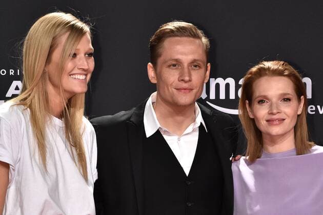 Toni Garrn, Matthias Schweighöfer und Karoline Herfurth bei der Premiere der 6teiligen Amazon Serie You Are Wanted am 15.03.2017 in Berlin You Are Wanted Serien Premiere in Berlin, 2017 