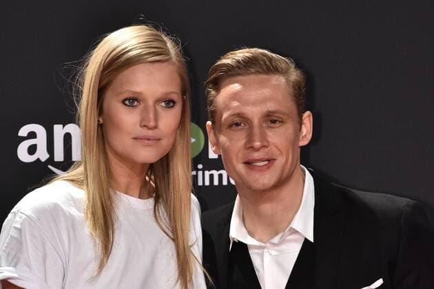 Toni Garrn und Matthias Schweighöfer bei der Premiere der 6teiligen Amazon Serie You Are Wanted am 15.03.2017 in Berlin You Are Wanted Serien Premiere in Berlin, 2017 