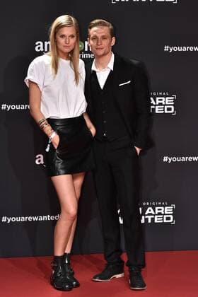 Toni Garrn und Matthias Schweighöfer bei der Premiere der 6teiligen Amazon Serie You Are Wanted am 15.03.2017 in Berlin You Are Wanted Serien Premiere in Berlin, 2017 