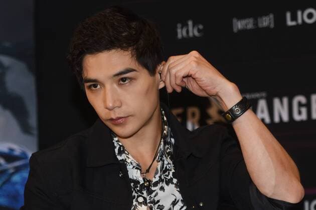 March 15, 2017 - Mexico City, Mexico - Ludi Lin is seen clutching his ear during the Power Rangers film press conference at St. Regis Hotel on March 15, 2017 in Mexico City, Mexico Mexico City Mexico  - ZUMAn230 20170315_zaa_n230_280 Copyright: xCarlosxTischlerx