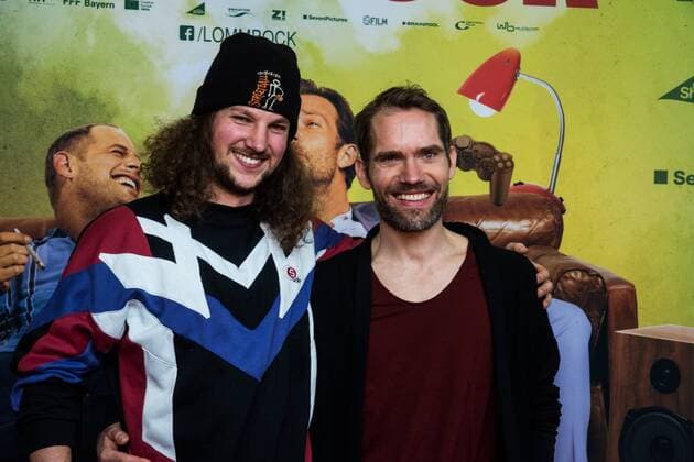15.03.2017, Dettelbach, Mainfrankenplatz, Cineworld, Filmpremiere Lommbock, Foto: v.l.n.r. Simon Steffan (Radio Gong Moderator), Christian Zübert (Regisseur) Copyright: HMBxMedia xLukasxSeufert