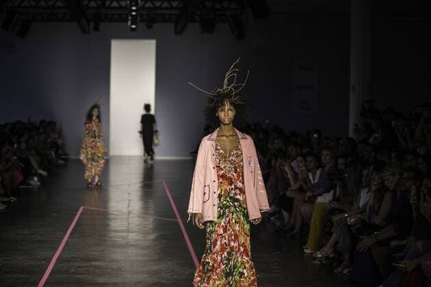 Sao Paulo Fashion Week - Isabela Capeto SÃO PAULO, SP - 15.03.2017: SPFW N43 - Parade of Isabela Capet brand during the 43 edition of São Paulo Fashion Week held at Bienal do Ibirapuera Park in Sao Paulo, SP. x1286752x  BrunoxRocha