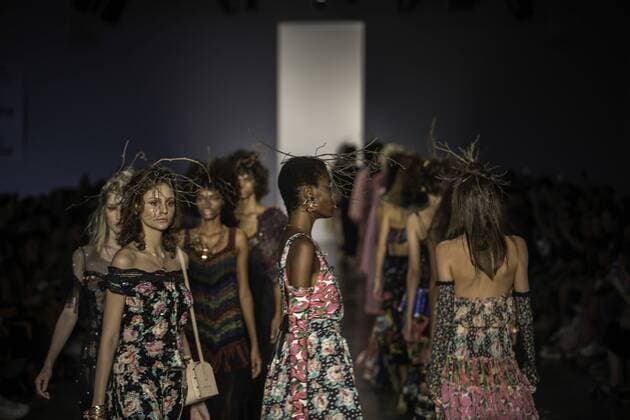 Sao Paulo Fashion Week - Isabela Capeto SÃO PAULO, SP - 15.03.2017: SPFW N43 - Parade of Isabela Capet brand during the 43 edition of São Paulo Fashion Week held at Bienal do Ibirapuera Park in Sao Paulo, SP. x1286761x  BrunoxRocha