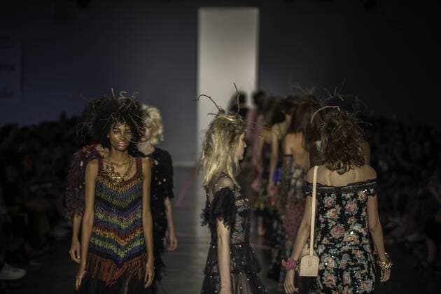 Sao Paulo Fashion Week - Isabela Capeto SÃO PAULO, SP - 15.03.2017: SPFW N43 - Parade of Isabela Capet brand during the 43 edition of São Paulo Fashion Week held at Bienal do Ibirapuera Park in Sao Paulo, SP. x1286762x  BrunoxRocha