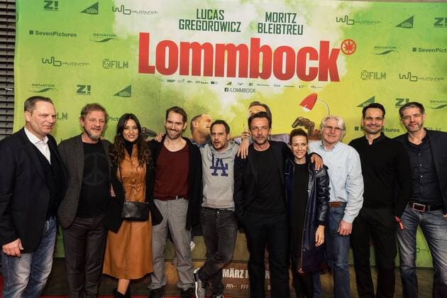 15.03.2017, Dettelbach, Mainfrankenplatz, Cineworld, Filmpremiere Lommbock, Foto: 15.03.2017, Dettelbach, Mainfrankenplatz, Cineworld, Filmpremiere Lommbock, Foto: Komplettes Team mit Moritz Bleibtreu und Lucas Gregorowicz, sowie dem Regisseur Christian Zübert und Produzent Tom Spieß Copyright: HMBxMedia MarkusxKöller