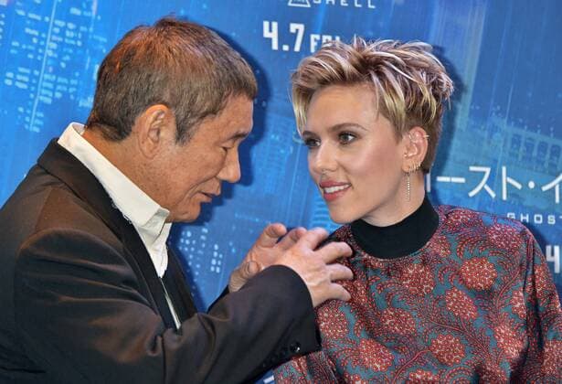 Japanese actor Takeshi Kitano(L) and actress Scarlett Johansson attend a press conference for the film Ghost in the shell in Tokyo, Japan on March 16, 2017.  TKP2017031609 KEIZOxMORI