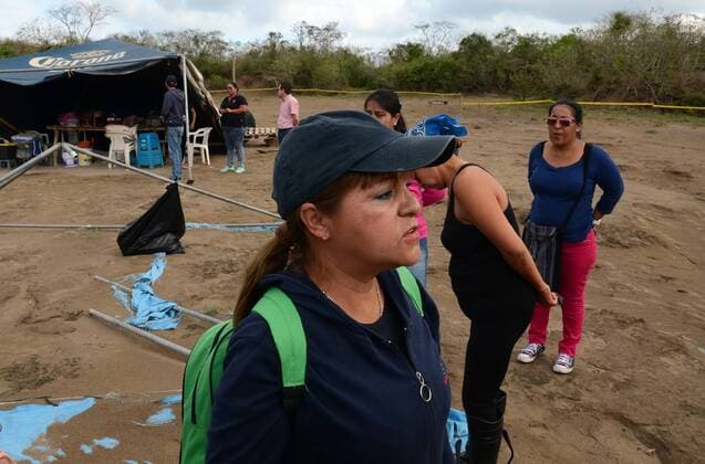 Members of Solecito are seen at the area where over 250 human skulls were found according to investigations of the Federal Police and members of the Solecito Collective, in Veracruz, Mexico, 16 March 2017. Veracruz s Attorney General Jorge Winckler confirmed the finding in clandestine graves at the area of Colinas de Santa Fe. FOUND 250 HUMAN SKULLS IN VERACRUZ !ACHTUNG: NUR REDAKTIONELLE NUTZUNG!  Copyright: xLuisxmonrroyx VER001 20170316-636252886682725491