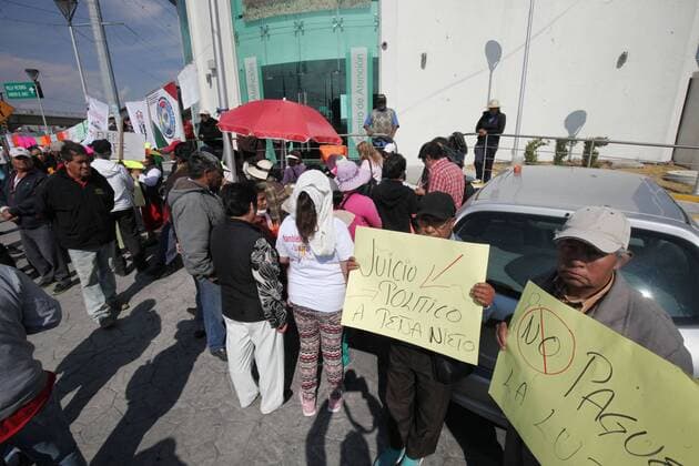 Mexiko: Proteste gegen Bildungsreform in Toluca March 17, 2017 - Mexico - EUM20170317NAC29.JPG.TOLUCA, Mex. ProtestManifestacion-Edomex.-Integrantes de la Asamblea Nacional de Usuarios de Electricidad se manifiestan en las inmediaciones de la Sub Estacion Electrica de este municipio para exigir que disminuyan las tarifas. Foto: Agencia EL UNIVERSALJMA Mexico  - ZUMAu78_ 20170317_zaf_u78_078 Copyright: xElxUniversalx