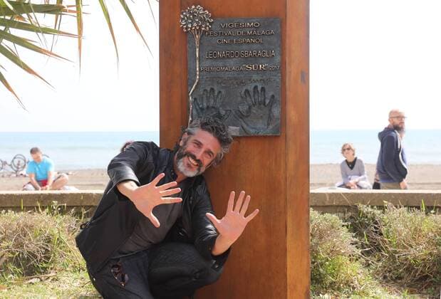 March 18, 2017 - The award-winning Leonardo Sbaraglia has left his stamp stamped on a monolith on the Paseo MaroÂ­timo Antonio Banderas in Malaga on the occasion of his visit to Malaga for the 20th edition of the Spanish Film Festival - ZUMAc161 20170318_zap_c161_019 Copyright: xLorenzoxCarnerox