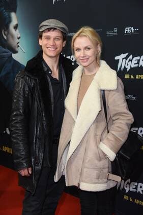 Vinzenz Kiefer mit Ehefrau Masha Tokareva bei der Berliner Premiere von Tiger Girl im Zoo Palast in Berlin am 20.03.2017