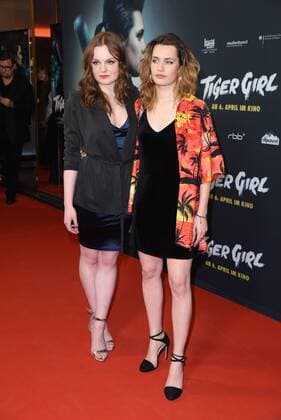Maria Dragus, Ella Rumpf bei der Berliner Premiere von Tiger Girl im Zoo Palast in Berlin am 20.03.2017