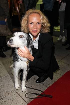Juliane Koehler mit Filmhund, Filmpremiere Der Hund Begraben im Rio Filmpalast in Muenchen am 20.03.2017