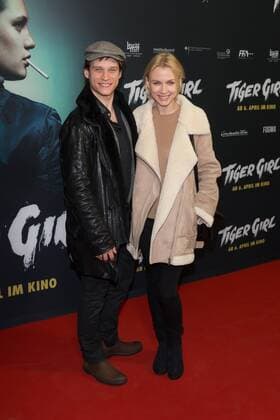 Vinzenz Kiefer mit Ehefrau Masha Tokareva - Berlin Premiere des Kinofilms TIGER GIRL in Berlin am 20.03.2017. Premiere TIGER GIRL