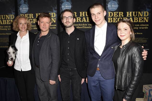 Juliane Köhler, Justus von Dohnanyi, Sebastian Stern, Ben Cervilla Fischer und Ricarda Viola Zimmerer bei der Premiere des Kinofilms Der Hund begraben im Rio Filmpalast. München, 20.03.2017 Foto:xP.xSchönbergerx xFuturexImage