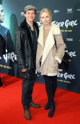 Vinzenz Kiefer und Frau Masha Tokareva bei der Filmpremiere - Tiger Girl - im Kino Zoo Palast, Berlin Copyright imago stock&people GmbH Tinkeres Datum: 20.03.2017 Film Tiger Girl