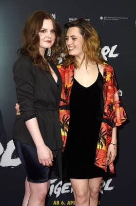 Maria Dragus und Ella Rumpf bei der Premiere des Kinofilms Tiger Girl im Zoo-Palast. Berlin, 20.03.2017 Foto:xF.xKernx xFuturexImage