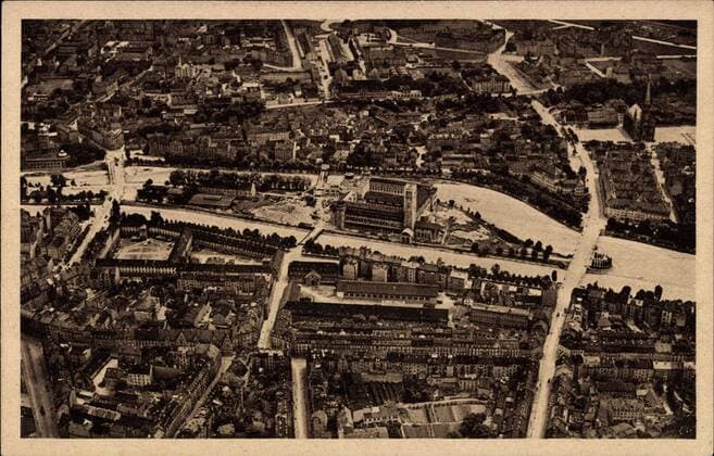 München, Fliegeraufnahme, Blick auf das Deutsche Museum !AUFNAHMEDATUM GESCHÄTZT!