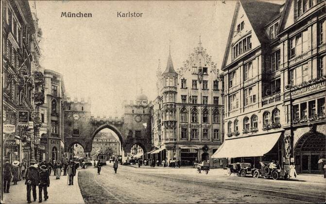 München, Partie am Karlstor, Neuhauserstraße, Straßenbahn !AUFNAHMEDATUM GESCHÄTZT!