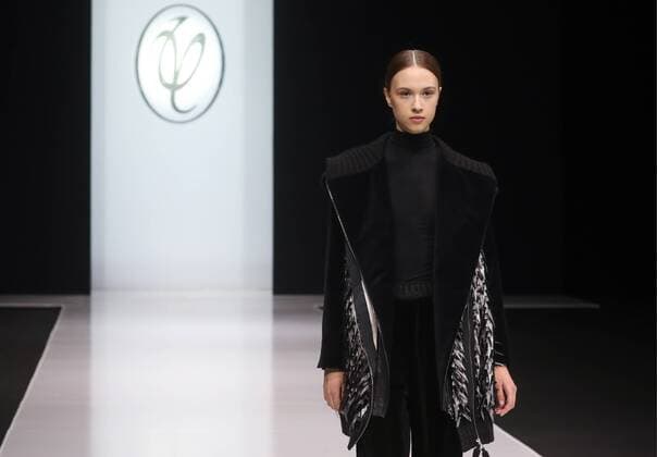 MOSCOW, RUSSIA - MARCH 21, 2017: A model showcases creations during a runway show for the Fall Winter 2017 pret-a-porter collection by Russian fashion designer Valentin Yudashkin at the 37th Moscow Fashion Week at Moscow s Gostiny Dvor Shopping and Exhibition Centre. Stanislav Krasilnikov TASS  TS045059