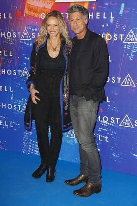 Helene de Fougerolles et son compagnon Marc Simoncini CELEBRITES : Avant Premiere de Ghost in the Shell - Paris - 21 03 2017 GwendolineLeGoff Panoramic 