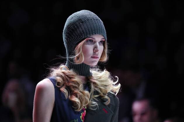 MOSCOW, RUSSIA - MARCH 22, 2017: A model showcases a creation during a catwalk show for the Fall Winter 2017-2018 collection be designer Elena Shipilova during the Moscow Fashion Week at Moscow s Gostiny Dvor Shopping and Exhibition Centre. Vyacheslav Prokofyev TASS  TS0451DE