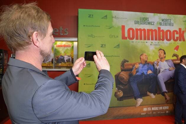 Soenke Wortmann Ankunft zur Kinotour, roter Teppich Premiere LOMMBOCK im Cinestar Sony Center rin Berlin, am 23.03.2017
