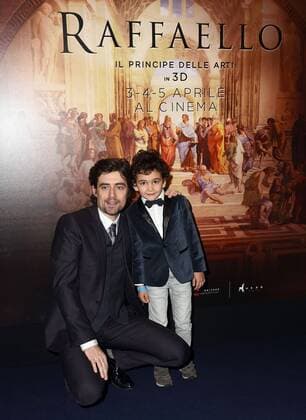 Premiere zur Film-Doku Raffaello il Principe delle Arti in Rom Foto IPP Gioia Botteghi roma 23 03 2017 presentazione del film - documentario Raffaello il Principe delle Arti - in 3D nella foto Flavio Parenti con il piccolo Alessio Di Domenico  0
