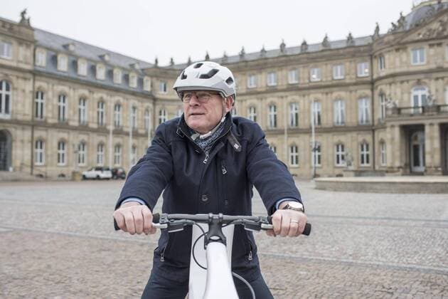 Landespressekonferenz mit Winfried Hermann Im Rahmen einer Landespressekonferenz informiert Verkehrsminister Winfried Hermann über die Radverkehrspolitik 2017 in Baden-Württemberg. Aufnahmen im Vorfeld der Pressekonferenz im Ehrenhof des Neuen Schlosses., Stuttgart Copyright: 7aktuell.de