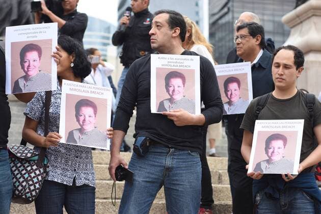 March 25, 2017 - Mexico City, Mexico - An people show portrait of murdered journalist Miroslava Breach during a protest against of journalists murdered in Mexico at Reforma Avenue on March 25, 2017 in Mexico City, Mexico Mexico City Mexico  - ZUMAn230 20170325_zaa_n230_562 Copyright: xCarlosxTischlerx