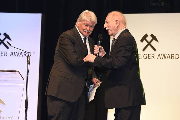 12. Steiger Award am 25.03.2017 in der Zeche Hansemann in Dortmund Dietmar Ossenberg, links - Werner Hansch, rechts xRx