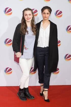 Julia Nigel und Yasmina Al-Zihairi - SAT.1 Premiere Nackt. Das Netz vergisst nie in die Astor Film Lounge in Berlin am 27.03.2017. SAT.1 Premiere NACKT. Das Netz vergisst nie