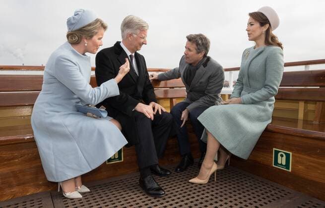 Bilder des Tages Queen Mathilde of Belgium, King Philippe - Filip of Belgium, Prince Frederik of Denmark and Princess Mary of Denmark pictured during a boat tour of the Copenhagen Harbour on the first day of a three days State visit of the Belgian royal couple to Denmark, Tuesday 28 March 2017, in Copenhagen.  BENOITxDOPPAGNE 05073354
