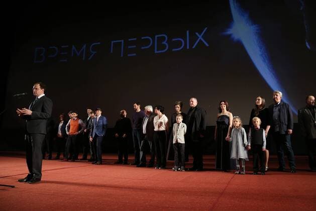 MOSCOW, RUSSIA - MARCH 29, 2017: Russia s Culture Minister Vladimir Medinsky (L) attends the Moscow premiere of Russian film director Dmitriy Kiselev s First Time drama film about the first ever spacewalk performed by Soviet cosmonaut Alexei Leonov at the KARO 11 Oktyabr Cinema. Anton Novoderezhkin TASS  TS0460AD