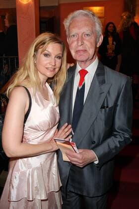 Rolf Kuhsiek mit Tatjana Pokorny, Theaterpremiere von Anderthalb Stunden zu spaet in der Komoedie im Bayerischen Hof in Muenchen am 29.03.2017