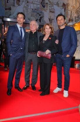 Florian David Fitz, Michael Verhoeven mit Frau Senta Berger und Sohn Simon Verhoeven bei der Verleihung der - Jupiter Awards - im Cafe Moskau, Karl-Marx-Allee, Berlin Copyright imago stock&people GmbH Tinkeres Datum: 29.03.2017 Jupiter Award