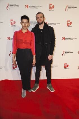 Alina Süggeler und Andi Weizel (Frida Gold) auf bei der Preisverleihung des Deutschen Musikautorenpreises am 30.03.2017 Alina Süggeler und Andi Weizel (Frida Gold) auf bei der Preisverleihung des Deutschen Musikautorenpreises am 30.03.2017