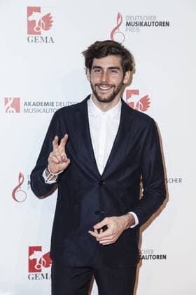 Alvaro Tauchert Soler auf bei der Preisverleihung des Deutschen Musikautorenpreises am 30.03.2017 Alvaro Tauchert Soler auf bei der Preisverleihung des Deutschen Musikautorenpreises am 30.03.2017