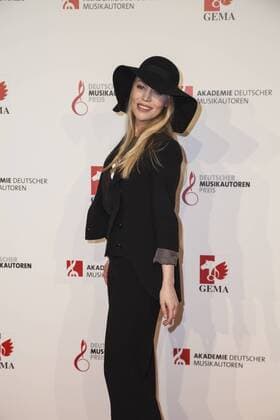 Alexa Feser auf bei der Preisverleihung des Deutschen Musikautorenpreises am 30.03.2017 Alexa Feser auf bei der Preisverleihung des Deutschen Musikautorenpreises am 30.03.2017