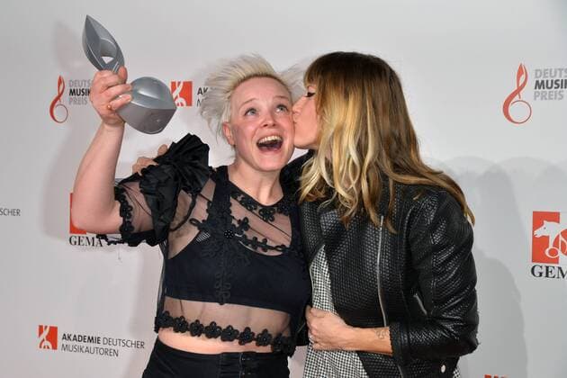 Composition Rock Pop, Wallis Bird, Laudatorin Mieze Katz, buergerlich Maria Mummert Deutscher Musikautorenpreis im Hotel Ritz-Carlton in Berlin, am 30.03.2017
