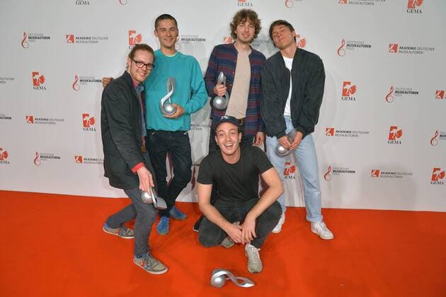 Preistraeger, Nachwuchspreis (Sparte U), Musikband Von wegen Lisbeth Deutscher Musikautorenpreis im Hotel Ritz-Carlton in Berlin, am 30.03.2017