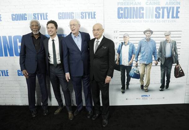 Bilder des Tages Morgan Freeman, Zach Braff, Michael Caine and Alan Arkin arrive on the red carpet at the Going in Style World Premiere at SVA Theatre on March 30, 2017 in New York City.  NYP20170330107 JOHNxANGELILLO
