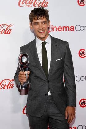 Brenton Thwaites receipient of the Breakthrough Performer of the Year award arrives for the CinemaCon 2017 Big Screen Achievement Awards at Caesars Palace, Las Vegas, Nevada on March 30, 2017.  LAV2017033015 JAMESxATOA