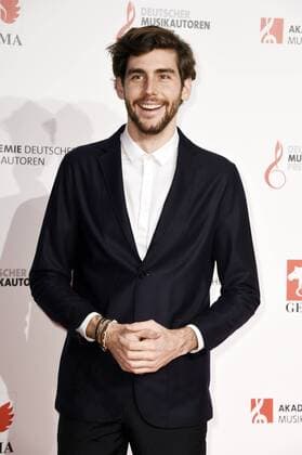 Alvaro Soler bei der 9. Verleihung des Deutschen Musikautorenpreises 2017 im Hotel Ritz Carlton. Berlin, 30.03.2017 Foto:xF.xKernx xFuturexImage