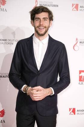 Alvaro Soler bei der 9. Verleihung des Deutschen Musikautorenpreises 2017 im Hotel Ritz Carlton. Berlin, 30.03.2017 Foto:xF.xKernx xFuturexImage