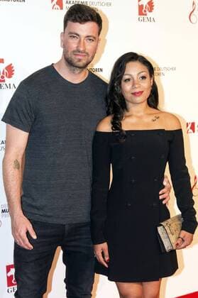 Marten Laciny Marteria mit Ehefrau Jadula Laciny bei der 9. Verleihung des Deutschen Musikautorenpreises 2017 im Hotel Ritz Carlton. Berlin, 30.03.2017 Foto:xK.xWernerx xFuturexImage